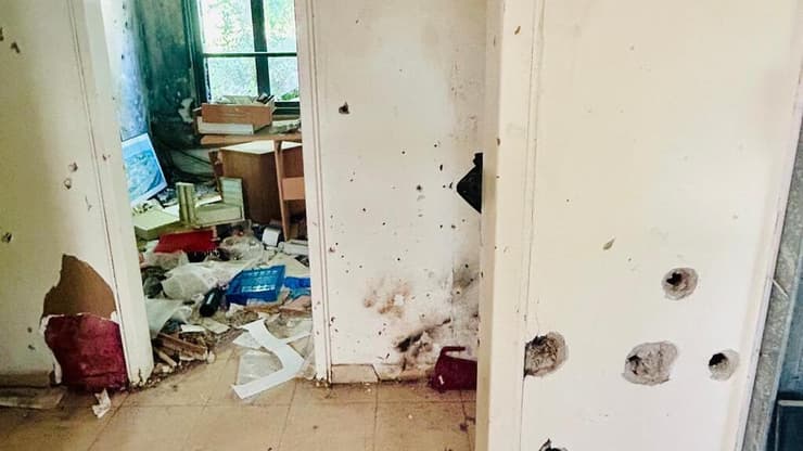 פרופ' גלעד: "לצפייה בסרטונים יש מחיר נפשי". מרפאת השיניים בבארי לאחר טבח 7 באוקטובר מרפאת השיניים בבארי לאחר טבח 7 באוקטובר