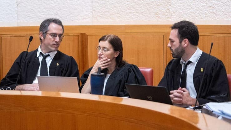  בג"צ - עתירה להקים ועדת בדיקה ממשלתית לבדיקת רכש, מעקב ואיסוף מידע בכלים קיברנטיים אחר אזרחים והפעלה של תוכנה המכונה "רוגלה", המאפשרת לחדור למכשירי טלפון נייד, על ידי משטרת ישראל