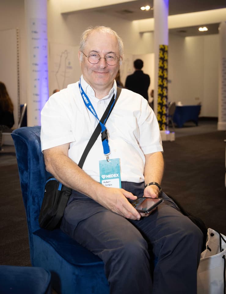 רוברט כהן. הסיר את הכיפה בעקבות האווירה ברחובות (צילום: מרון פרסי) רוברט כהן