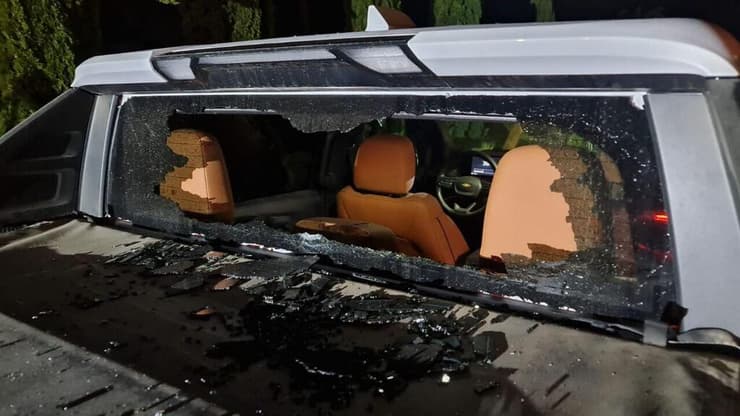 נזקים מפגיעת רסיסים במושב כפר גדעון