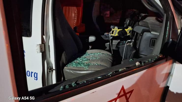 אמבולנס נפגע מרסיסים בעמק יזרעאל