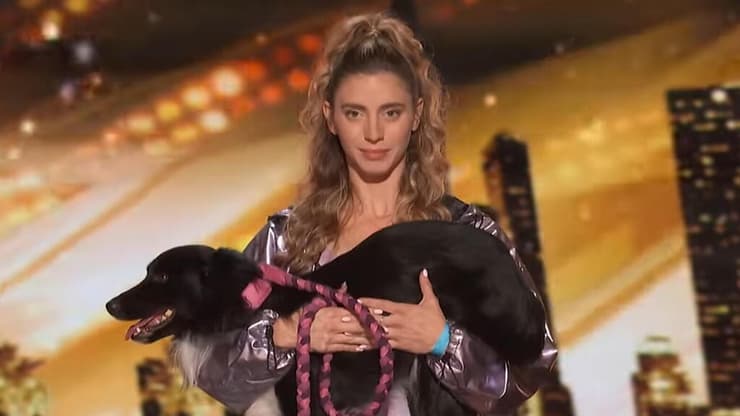 רוני שגיא והכלב רית׳ם בגמר תוכנית ״אמריקה גוט טאלנט״