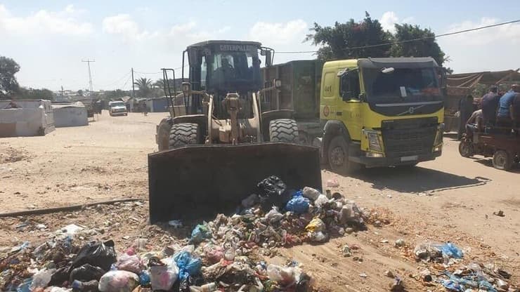 פינוי אשפה בעזה אחרי הסטת כוחות ללבנון: חמאס משתלט מחדש על רצועת עזה