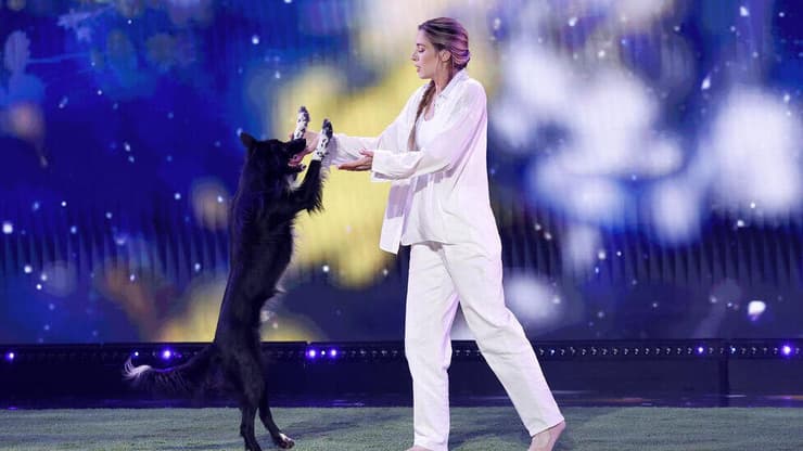 רוני שגיא והכלב רית׳ם בגמר תוכנית ״אמריקה גוט טאלנט״