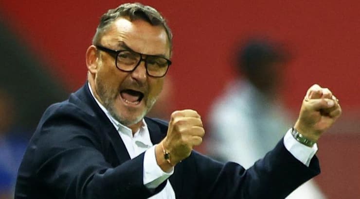 פרנק הייז חוגג את שער השוויון