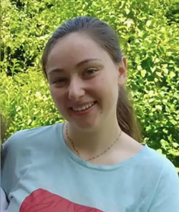 הנרצחת בת ה-19, שגופתה התגלתה ביער צרפת רצח סטודנטית בת 19 על ידי מהגר ב פריז