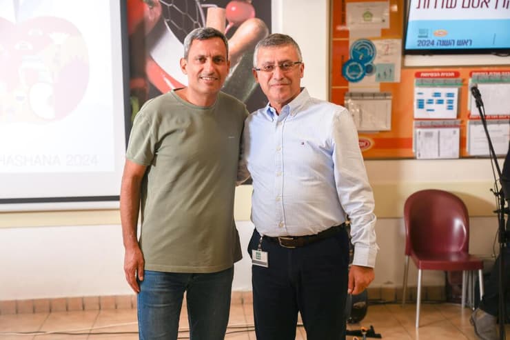 אבי בן אסאייג ואלון דוידי, ראש עיריית שדרות קרדיט צילום: שרון אטיאס