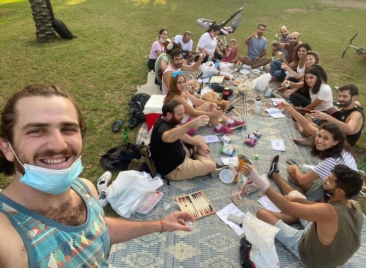 אילן משה יעקב ז"ל בפעילות 'קידושישי' בתל אביב