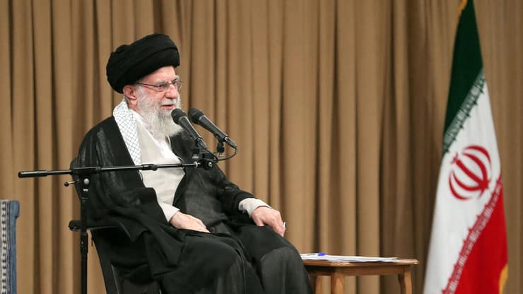 מנהיג איראן עלי חמינאי (צילום: AFP PHOTO / HO / KHAMENEI.IR) עלי חמינאי