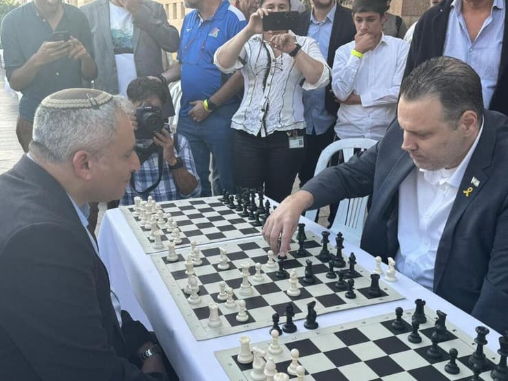 שר הספורט מיקי זוהר (צילום: SE יח"צ) שר הספורט מיקי זוהר באירוע של איגוד השחמט