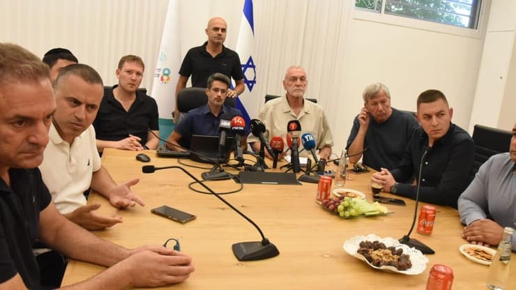 ישיבת חירום של ראשי רשויות הצפון בקריאה לא להסכים להפסקת אש עם חיזבאללה