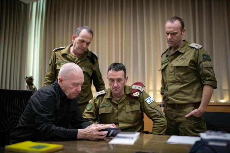  שר הביטחון יואב גלנט אישר את המשך הפעולות ההתקפיות של צה״ל בחזית הצפון, יחד עם הרמטכ״ל רב-אלוף הרצי הלוי