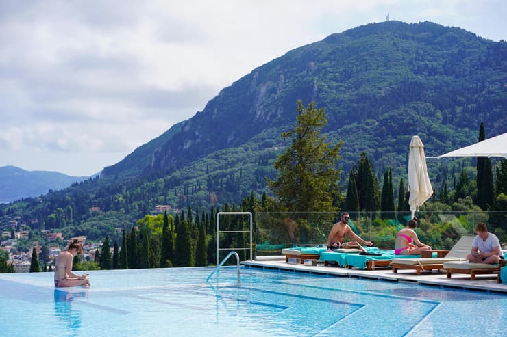 בריכת האינסוף ב-Angsana (צילום: רוני גרין שאולוב) בריכת האינסוף ב-Angsana