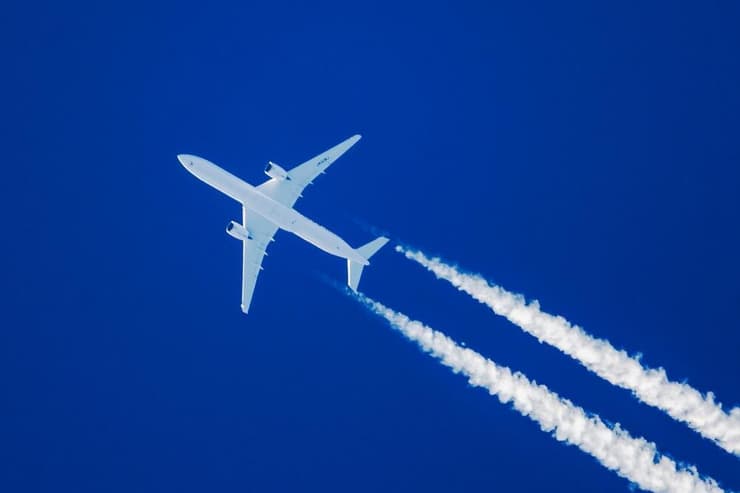 מטוס יוצר פסי התעבות