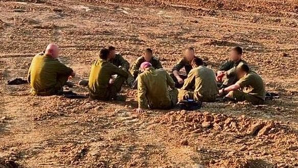 שיחה על קשיים בשטח