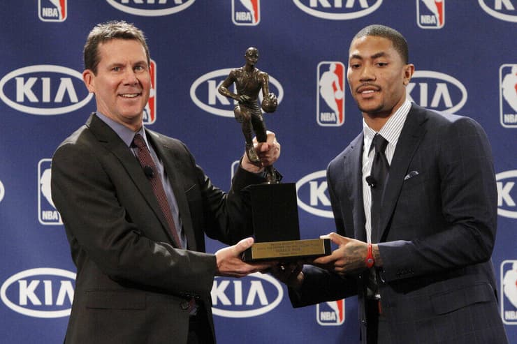 רוז מקבל ב-2011 את תואר ה-MVP