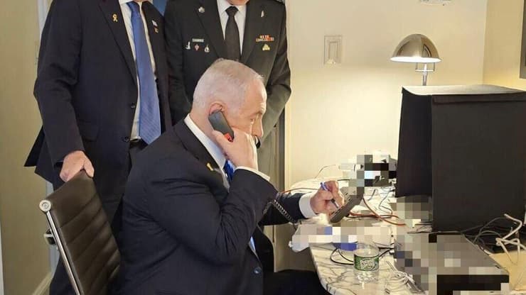  ראש הממשלה בנימין נתניהו בעת אישור המתקפה בביירות
