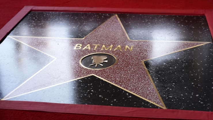 באטמן מקבל כוכב בשדרת הכוכבים של הוליווד