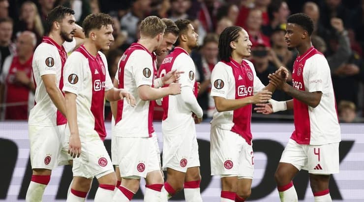 שחקני אייאקס מאושרים (רויטרס) שחקני אייאקס מאושרים