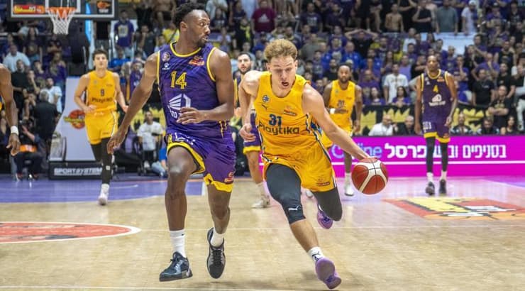 רוקאס יוקובאיטיס פורץ (רועי כפיר) רוקאס יוקובאיטיס פורץ