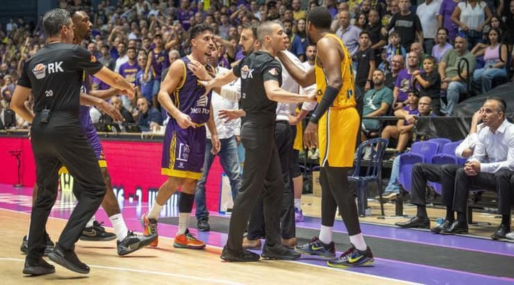 התקרית בין ג'ורדן לויד לניב משגב (רועי כפיר) התקרית בין ג'ורדן לויד לניב משגב