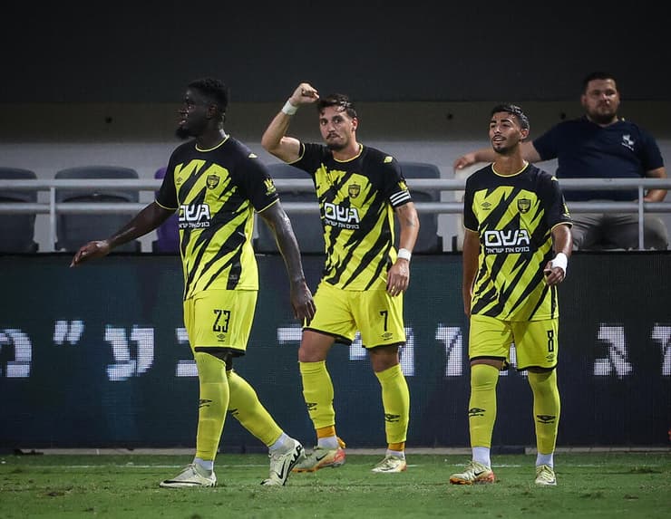 שחקני בית"ר ירושלים מול בני ריינה