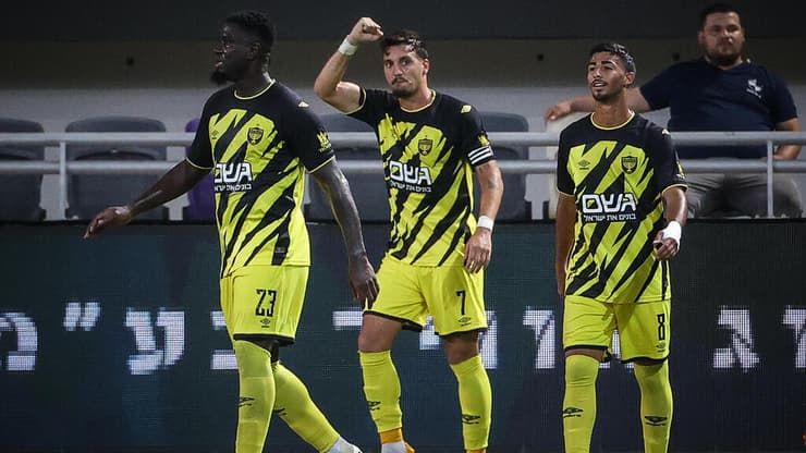 שחקני בית"ר ירושלים מול בני ריינה