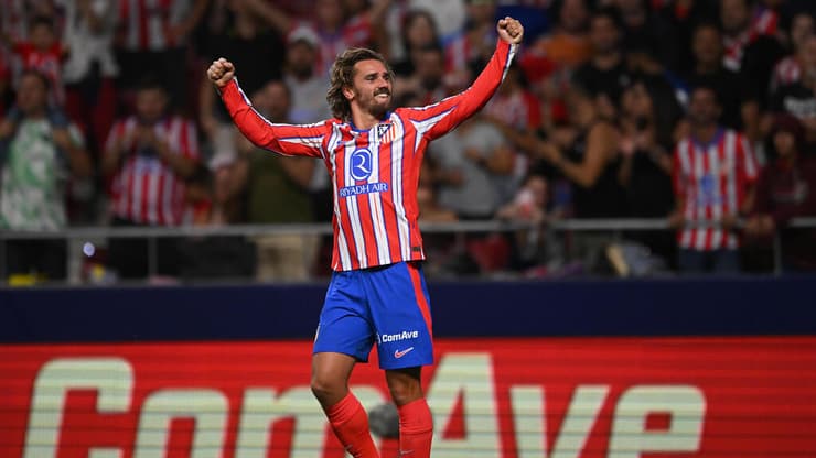 היה זמן רב בצילם של מסי ורונאלדו. גריזמן (צילום: Denis Doyle/Getty Images) אנטואן גריזמן