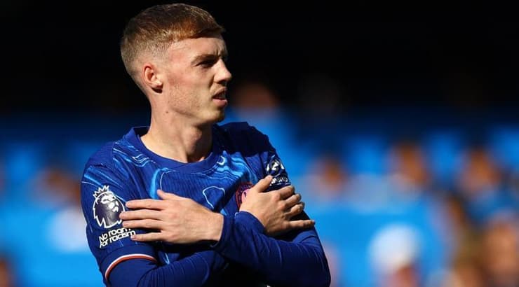 קול פאלמר חוגג באופייניות