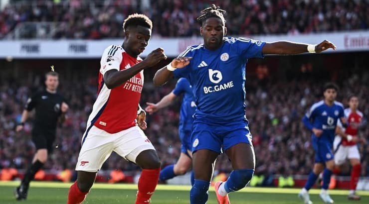 בוקאיו סאקה דוהר באגף