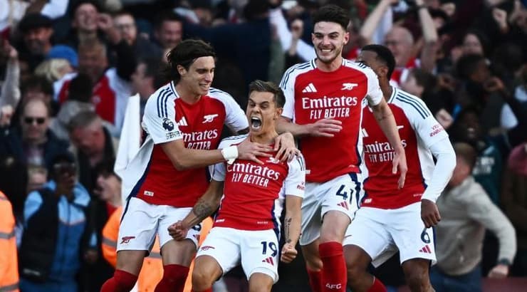 השמחה של טרוסאר ושחקני ארסנל