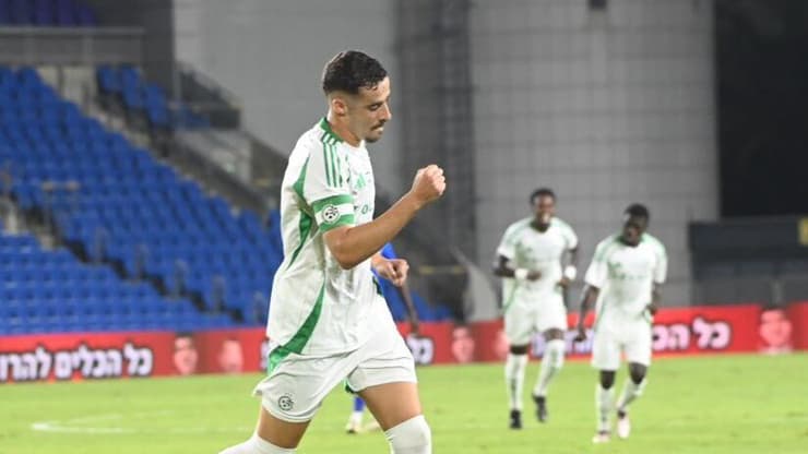 חזיזה חוגג אתמול (צילום: יאיר שגיא) דולב חזיזה