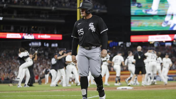 הפנים של אנדרו וון משיקגו אומרות הכל (צילום: AP Photo/Duane Burleson) הפנים של אנדרו וון משיקגו אומרות הכל