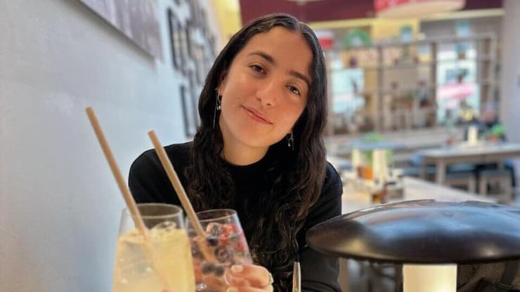 מאי דפנאי בווינה (מתוך אלבום פרטי) מאי דפנאי בווינה