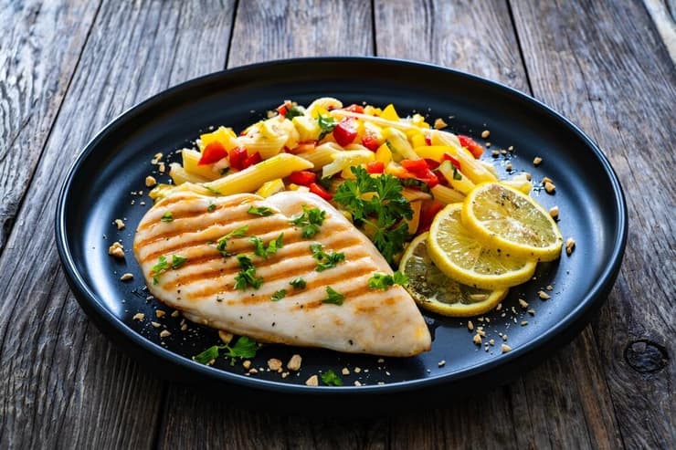 חזה עוף פחמימות ירקות ארוחה דיאטה