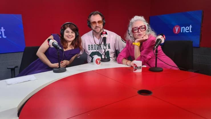 לורי, מאיה ואריאל באולפן ynet (צילום: גיא סאלם) לורי שטטמאור יחד עם ריאל ומאיה נוטקוביץ'