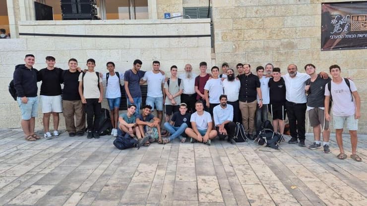 הישיבה התיכונית אמי"ת נתיבות-דרור באור עקיבא