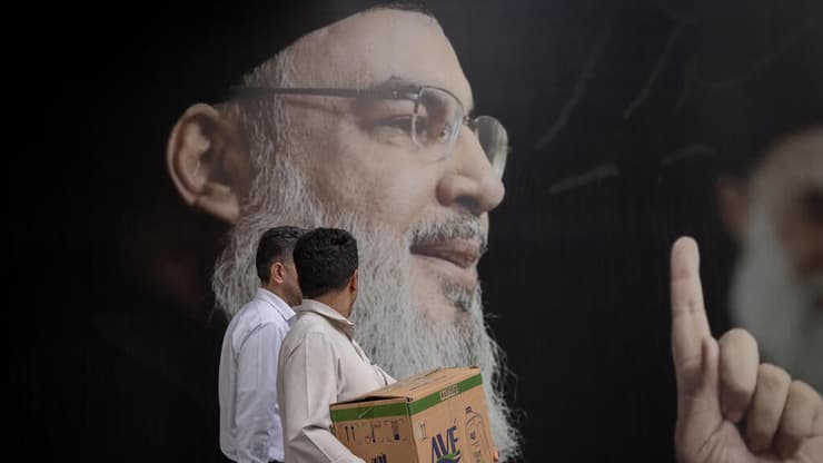 מזכרות של נסראללה בטהרן