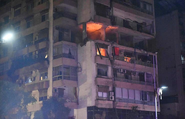 זירת התקיפה בביירות (צילום: AFP) זירת התקיפה בביירות