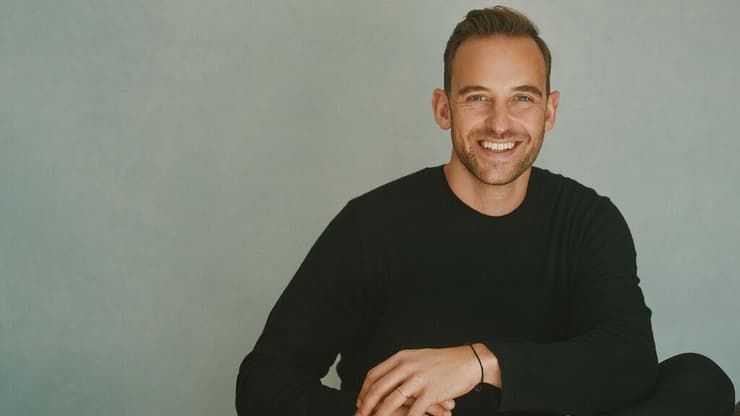 "מצחיק אותי שאותה עברית מההפטרה שלי משמשת גם ברומנים". ז'ואל דיקר (צילום: Anoush Abrar) ז'ואל דיקר