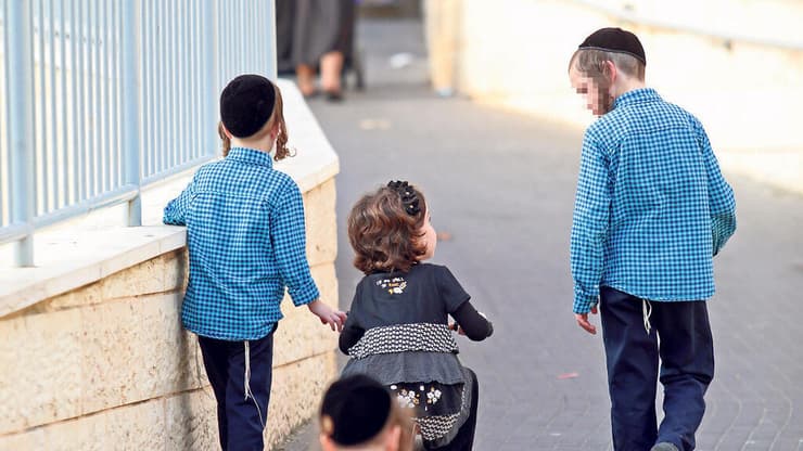 ילדים חרדים בבני ברק. בינתיים לא מדובר במשבר חוקתי מלא. הוא יגיע כשהממשלה תסרב להישמע לבג"ץ (צילום: דנה קופל) ילדים חרדים בבני ברק. בינתיים לא מדובר במשבר חוקתי מלא. הוא יגיע כשהממשלה תסרב להישמע לבג"ץ