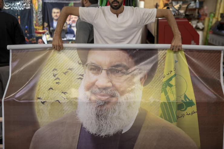 מזכרות של נסראללה בטהרן