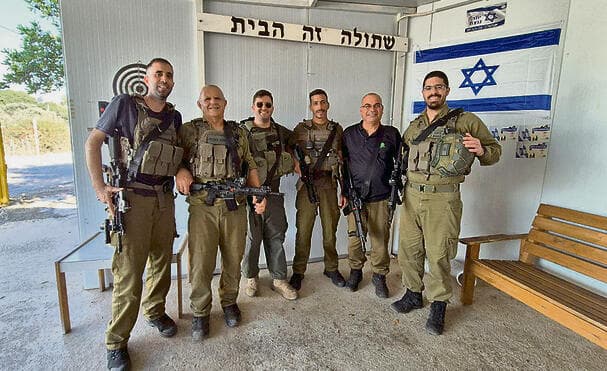 חברי כיתת הכוננות ( צילום: יואב קרן) yk14100547