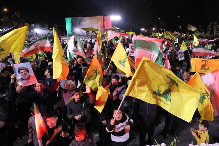 חגיגות בטהרן בעקבות המתקפה האיראנית