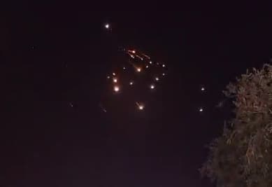השמיים בצומת שוקת, הערב