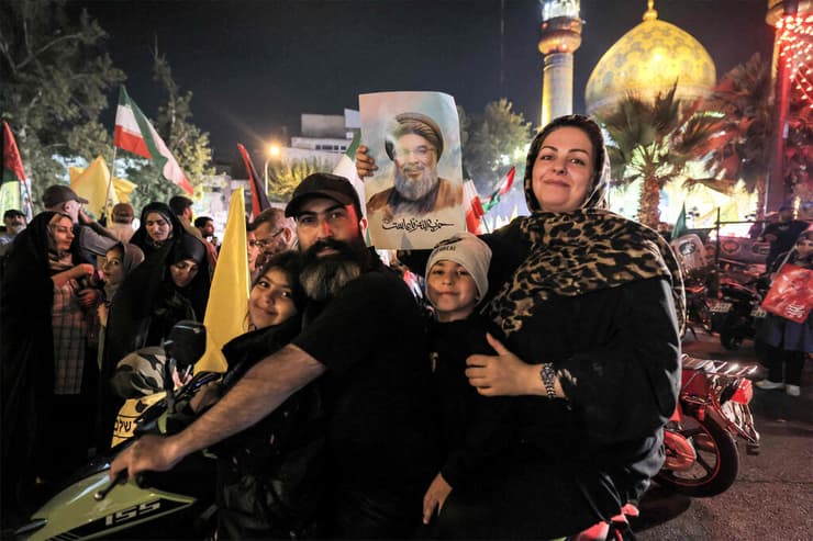 חגיגות בטהרן בעקבות המתקפה האיראנית