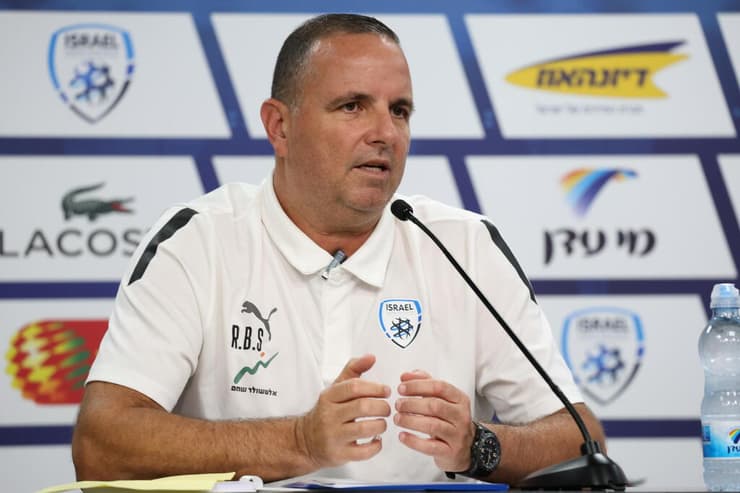 מאמן נבחרת ישראל רן בן שמעון