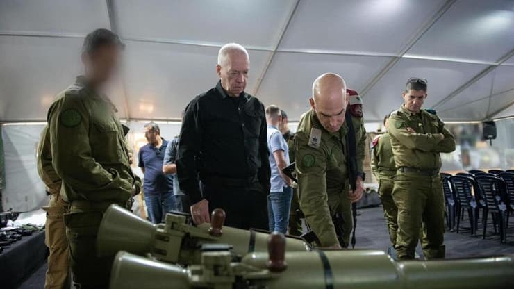 דבריו של יואב גלנט בתצוגת אמצעי הלחימה של חיזבאללה שהובאו לישראל