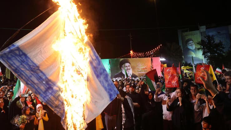חגיגות בטהרן בעקבות המתקפה האיראנית