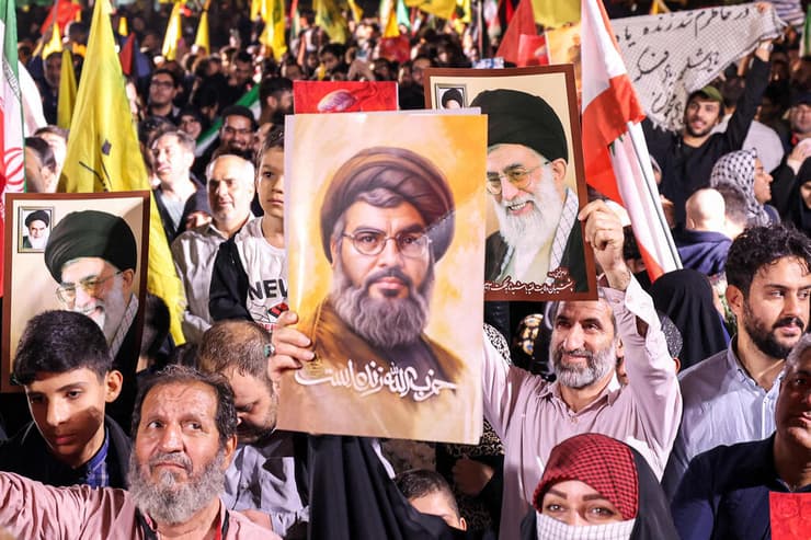 חגיגות בטהרן בעקבות המתקפה האיראנית